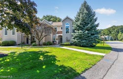 4806 S Foxwood Drive, Clifton Park, NY 12065