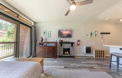 11591 Snowpeak Way, Truckee, CA 96161
