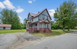 15 Pioneer Street, West Paris, ME 04289