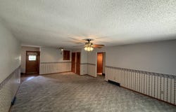 613 E 4th St, Beloit, KS 67420