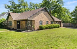 701 N Montgomery St, Gilmer, TX 75644