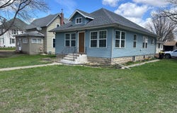 709 4th Avenue, Windom, MN 56101