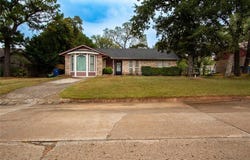 714 Oak Park Drive, Choctaw, OK 73020