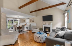 195 Knotty Pine Lane, Centerville, MA 02632