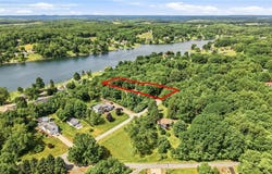 Tomahawk Drive, Negley, OH 44441