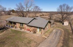 2104 E Columbia Street, Okemah, OK 74859