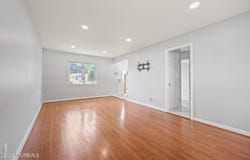 4 Thomas Street, Old Bridge, NJ 08857