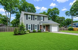 4 Green Terrace, Ridge, NY 11961