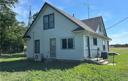 895 cloud Road, Salina, KS 67436