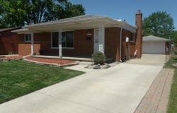 8467 Darlene Street, Warren, MI 48093