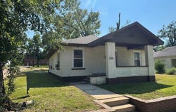 304 Cleveland, New Albany, MS 38652
