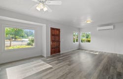 118 S Caves Avenue, Cave Junction, OR 97523
