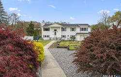 14 Old Black Point Road, East Lyme, CT 06357