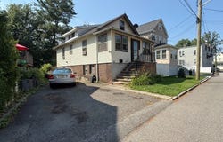 23 Henches Pl, Little Ferry Boro, NJ 07643-2016
