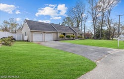 353 Constitution Drive, Forked River, NJ 08731
