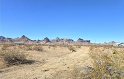 2449 S Canelo Road, Golden Valley, AZ 86413