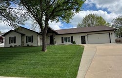 8 Midview Drive, Kimberling City, MO 65686