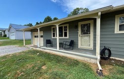 1207 Mercer Road, Franklin, PA 16323