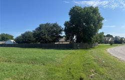 5911 Walnut Creek Circle, Granbury, TX 76049