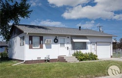 204 N Lewis Avenue, Hardin, MT 59034