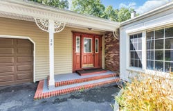 29 Columbine Avenue N, Hampton Bays, NY 11946
