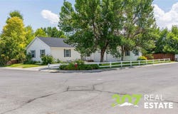 641 Oakwood Dr, Powell, WY 82435
