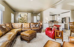835 SE 1ST Ave, Canby, OR 97013
