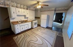 211 S Walnut St, New Castle, PA 16101