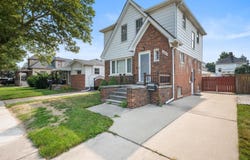 1581 Wilson Avenue, Lincoln Park, MI 48146