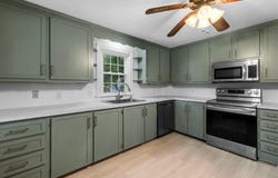 86 Bretton Woods Dr, Cranston, RI 02920