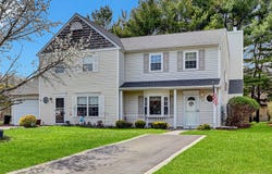 4 Dove Path, Coram, NY 11727