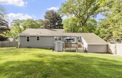15 Suncrest Ave, Wilmington, MA 01887
