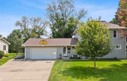 490 W 11th Street, Garner, IA 50438