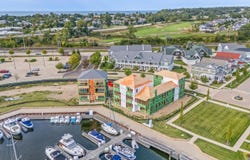 934 Harbor Drive E, St. Joseph, MI 49085