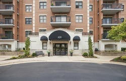 420 W Burlington Avenue, La Grange, IL 60525