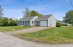 16 Marsh View Avenue, Kennebunk, ME 04043