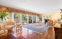 31 Cow Lane, Great Neck, NY 11024