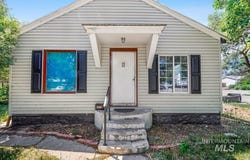 202 E 2nd St, Shoshone, ID 83352