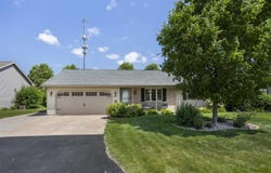 W3268 HEARTLAND Court, APPLETON, WI 54915-4086
