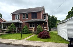 100 WALNUT STREET, GREEN LANE, PA 18054