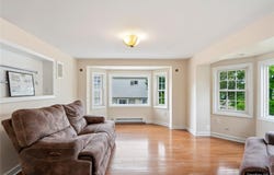 4 Wilshire Court, Freeport, NY 11520