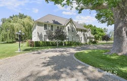 7923 Richey Rd, Fruitland, ID 83619
