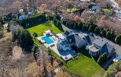 19 W TIANA RD, Hampton Bays, NY 11946