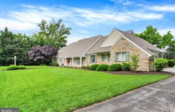 302 DEGUY AVENUE, HANOVER, PA 17331