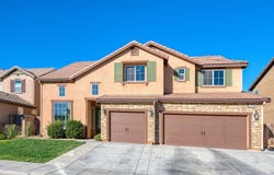 1676 Las Rosas Ave, Clovis, CA 93619