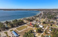 1341 S Lakeshore Drive, Lake City, MI 49651