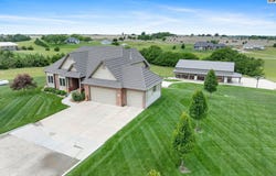 10345 SE Lake Bend Dr, Pratt, KS 67124