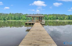 1802 Roseberry Drive, Scottsboro, AL 35769