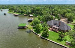106 Lynne Cir, Mabank, TX 75156