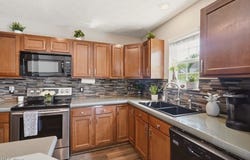 307 Teal Circle, Coventry, OH 44319